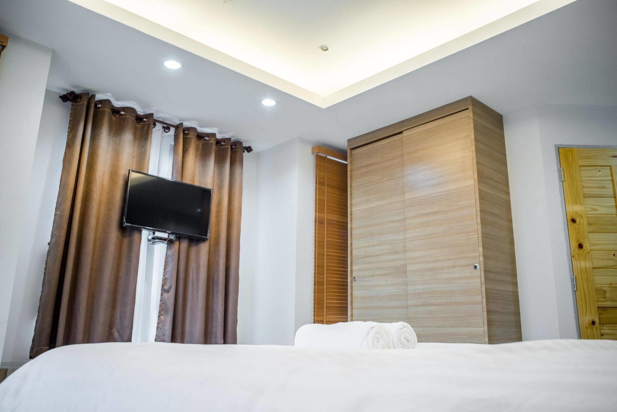 Calivefornia 2016 Hotel Chiang Rai Exterior photo