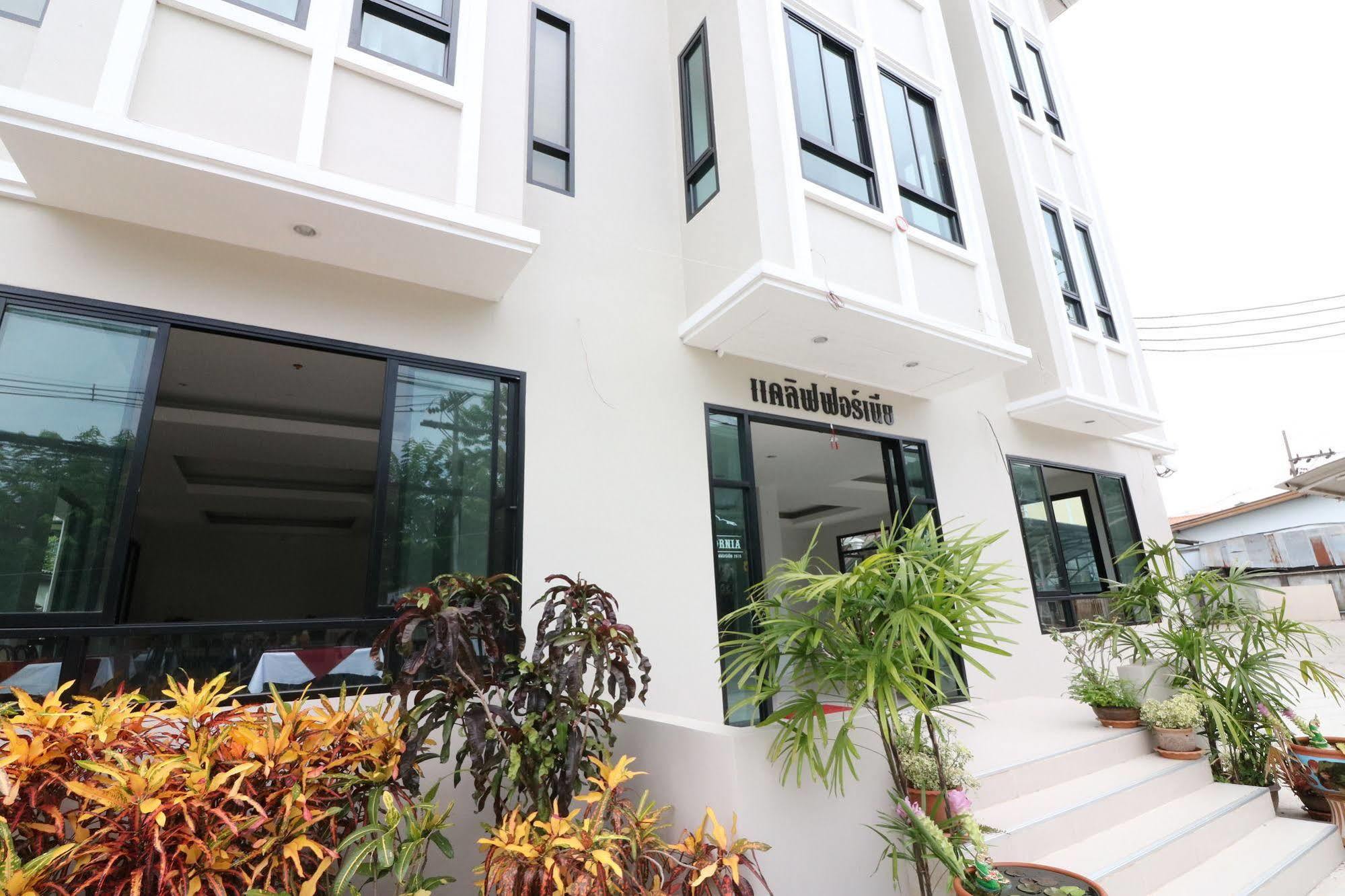 Calivefornia 2016 Hotel Chiang Rai Exterior photo