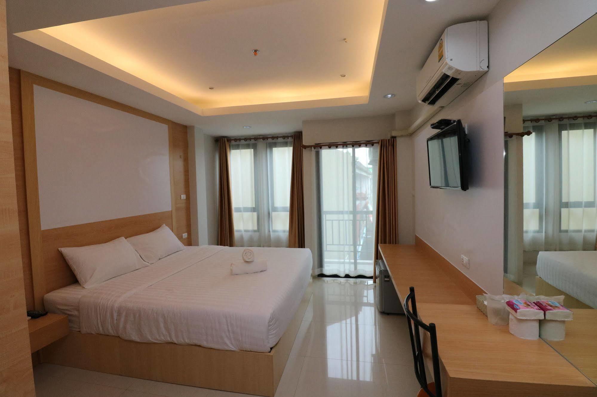 Calivefornia 2016 Hotel Chiang Rai Exterior photo