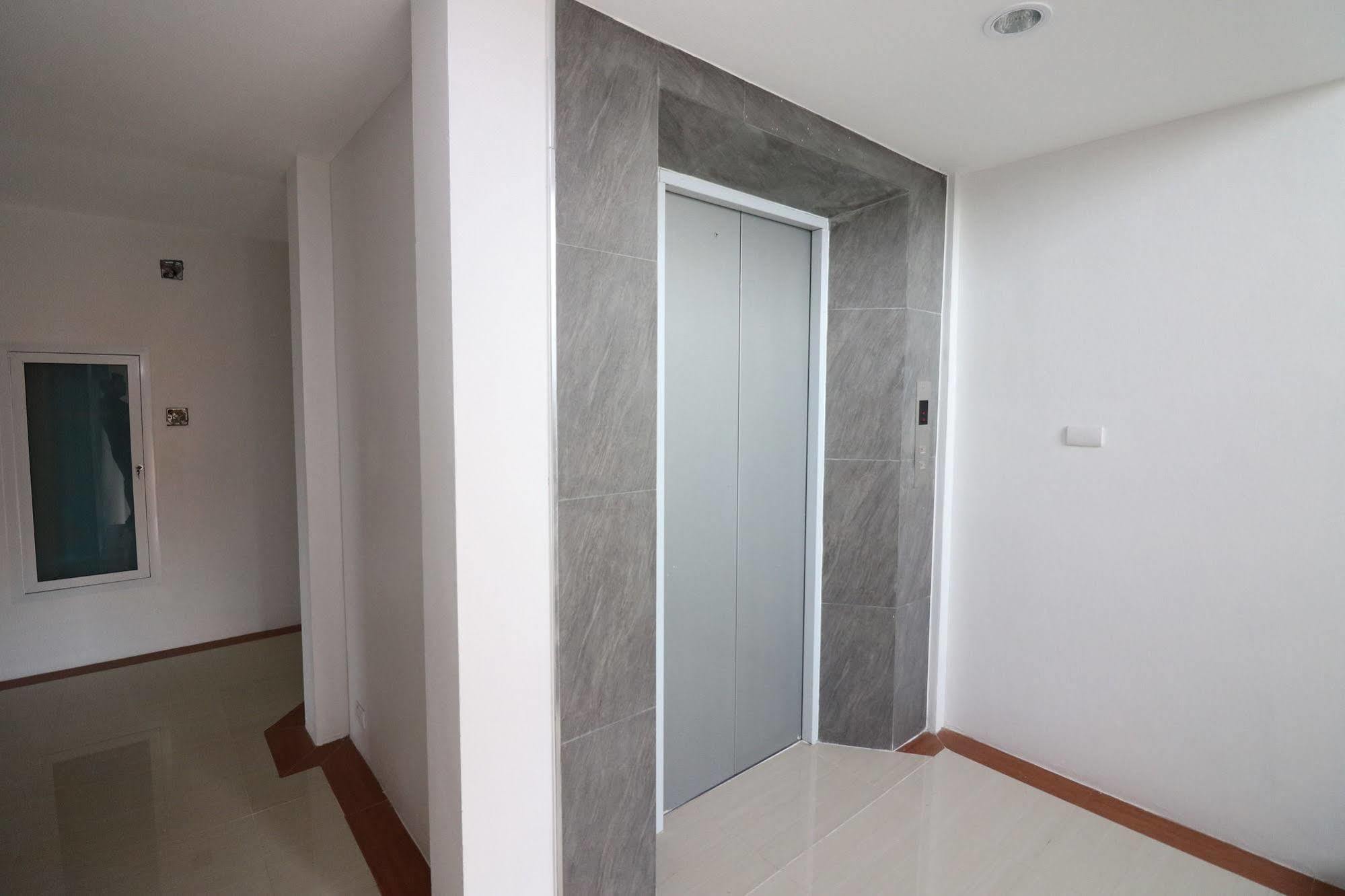 Calivefornia 2016 Hotel Chiang Rai Exterior photo